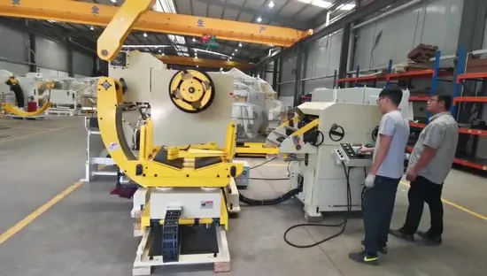 Folha de bobina personalizada Prensa automática Nc Servo Alimentadores Máquina de desbobinadores de alisador 3 em 1 Alimentador de alisador de desbobinador para fazer peças elétricas